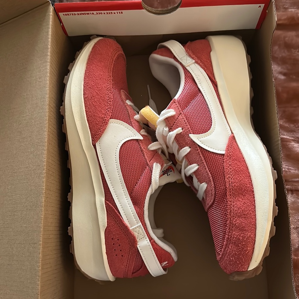 Nike Women's Waffle Debut Running Shoes 9.5 NEW